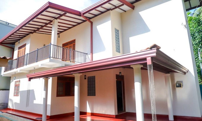 Pannipitiya Villa | Yuli Nandas Villa - Where you feel home miles away