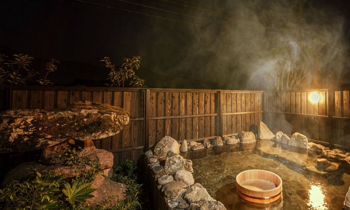 Yufuin Onsen House | Yumeguri no Yakata Yoshino Sakura Rock Bath Opena/Yufu Ōita