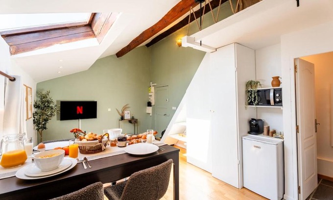 Salin-de-Giraud Apartment | "Yunahouse" Vue sur les Salins Roses