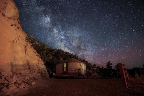Orderville House | Yurt Overlook #8 with AC and Private Bath King Suite