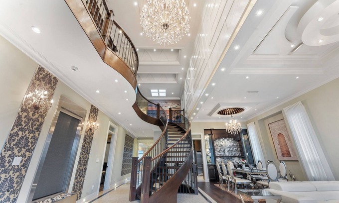 Queensborough House | YVR/Luxe/Theatre/AC/New Westminster