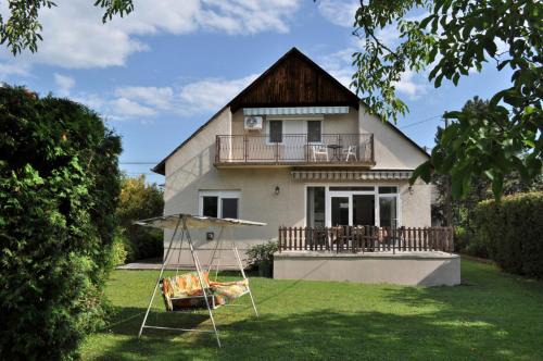 Keszthely House | ZÁMOR HOLIDAY HOUSE