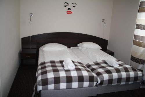 Torzym Hotel | Zajazd u Sosny