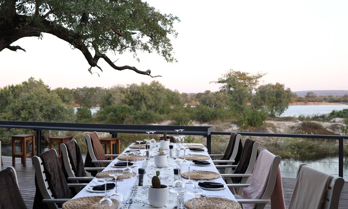 Komanyana Cabin | Zambezi Dusk