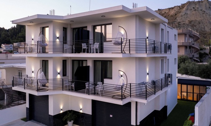 Vlore Villa | Zani's Villa