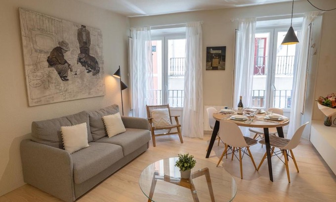 Pamplona City Centre Apartment | Zapatería 30 by Clabao