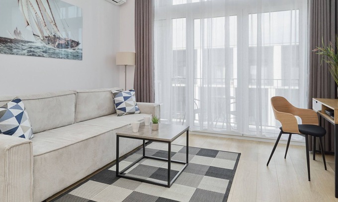 Fabryczna Apartment | Zarembowicza 33 | Wifi, A/C, Studio for 3 guests, Balcony, Wroclaw