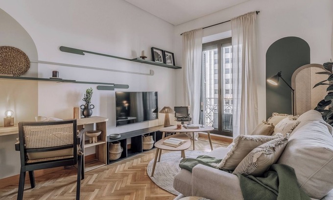 Moncloa - Arguelles Apartment | Zarif - 2 bedrooms in Malasaña-Universidad