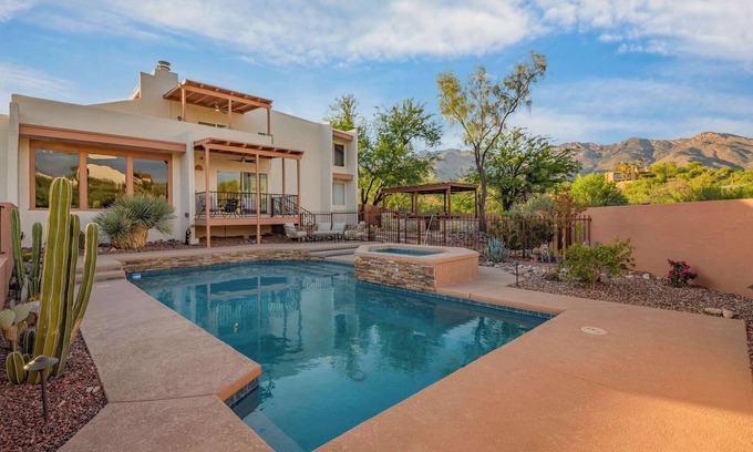 Cimarron Foothills Estates House | Zarzosa Foothills Villa Pool Hot Tub Views