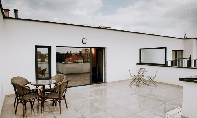 Old Town Apartment | ZEN Central Apartments