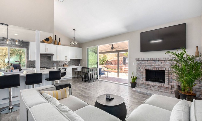 Paradise Valley Village House | Zen Den- Hot Tub/Hiking/Spa/Bikes/Park