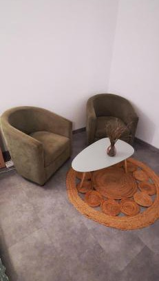 Valence Apartment | Zen garden and private parking