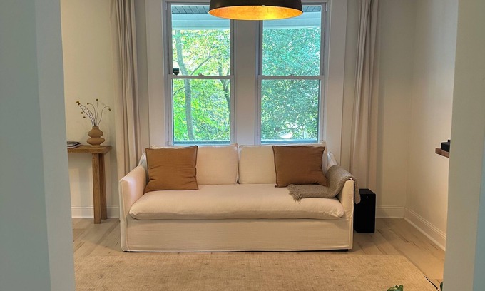 Greenspring House | Zen, Green & Clean 2bd in the City