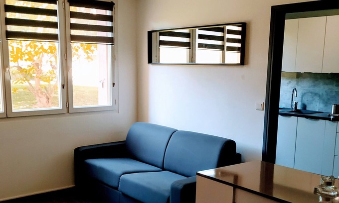 Chalons-en-Champagne Apartment | ZEN, T1 apartment, 500m from the center, 3km from the fair, newly furnished