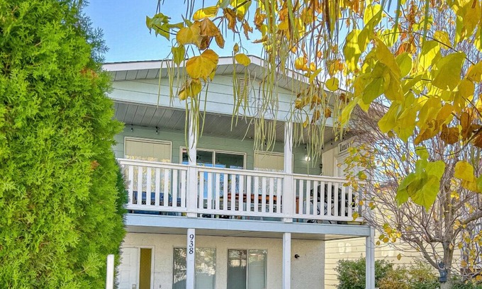 Okanagan-Similkameen Cottage | Zena's Penticton Beach Cottage