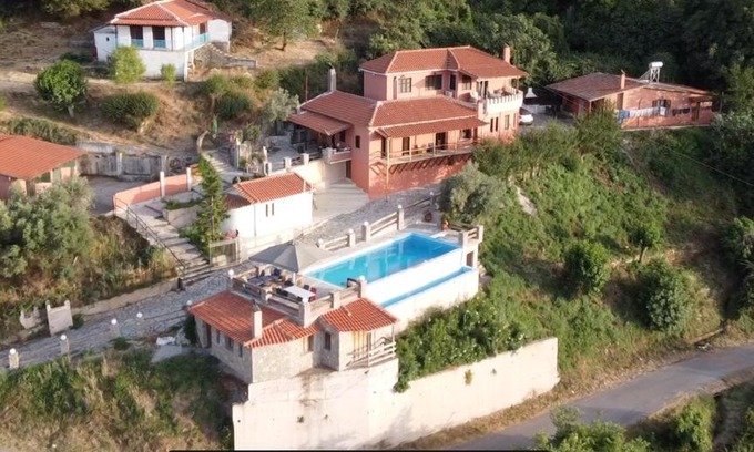 Andritsaina Villa | ZenTerra Country house with prive swimming pool and view