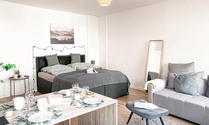 Sonnenberg Apartment | Zentrales Apartment mit TV, Küche und Mikrowelle
