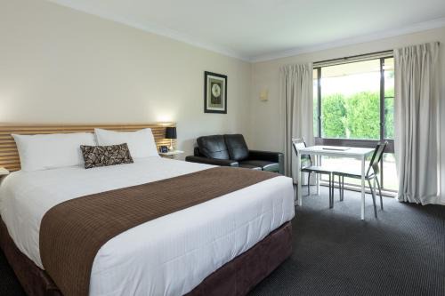 Vale Of Clwydd Hotel | Zig Zag Motel & Apartments