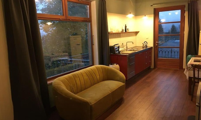 Heyd Apartment | ziggy's room with a view