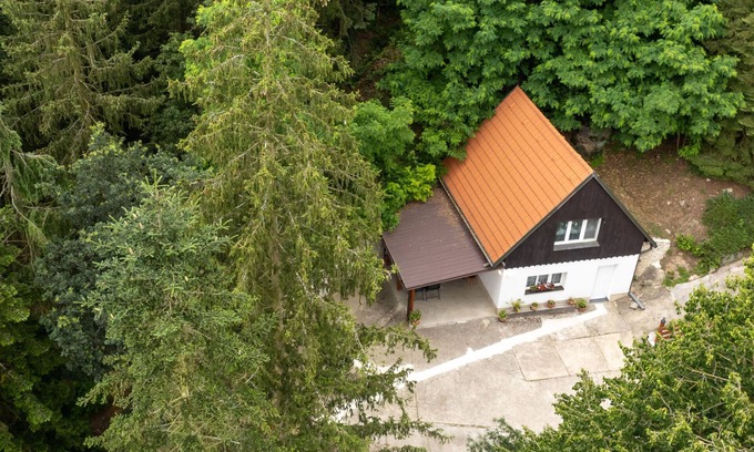 Dolni Zimor House | Zimořský domek by Interhome