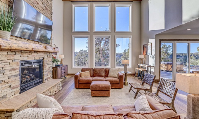 Zion National Park East Entrance House | Zion Border 3,475 sq ft Retreat – 5BR En-Suite Baths, Trails & Canyon Views