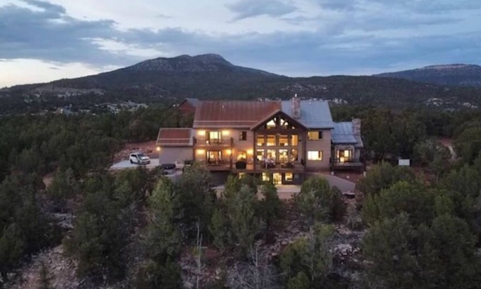 Zion National Park East Entrance House | Zion Views- Kolob Cabin + Resort Access