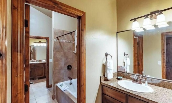 Zion National Park East Entrance House | Zion Views- Suite Serenity Lodge + Resort Access