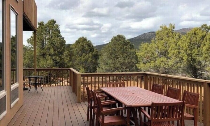 Zion National Park East Entrance House | Zion Views- The Retreat +Resort Access