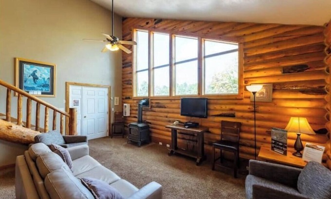 Zion National Park East Entrance Cabin | Zion Views- West Overlook Cabin+Resort Access