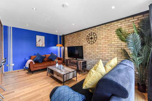 Cathedrals Apartment | Zone 1, Family Friendly, 2 Beds, Central London