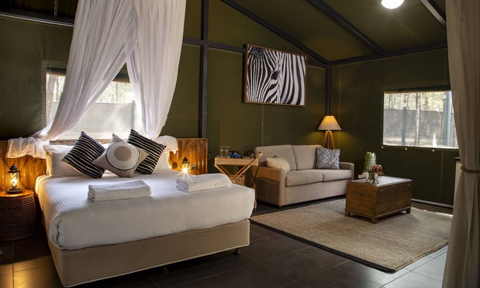 Dubbo Cabin | Zoofari Lodge at Taronga Western Plains
