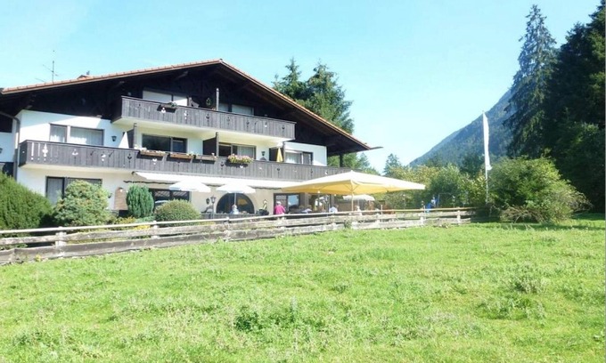 Muhldorfl Apartment | Zugspitze Alm holiday apartment with a dream view