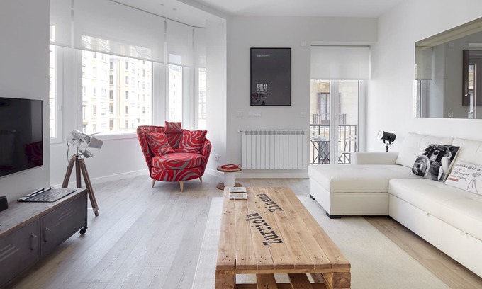 Gros Apartment | Zurriola Zinema by FeelFree Rentals