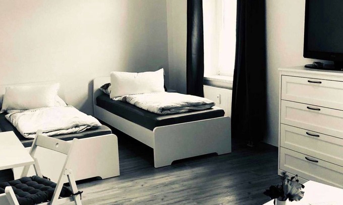 Zwickau Apartment | ZW01a Comfortable, centrally located 1-room apartment in Zwickau