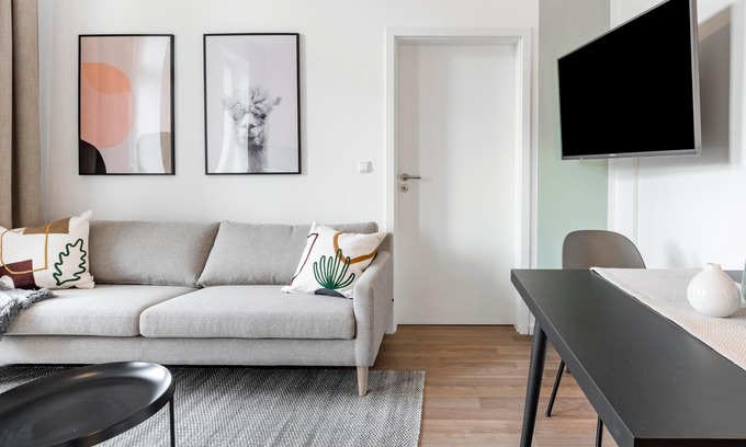 Zwickau Apartment | Zwickau Biergasse | One-Bedroom Suite + Balcony