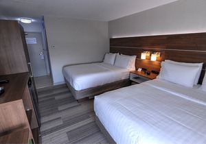 Holiday Inn Express & Suites Toronto Airport West, an Ihg Hotel