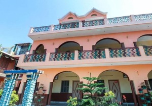 OYO 1161 Hotel Golden Residency