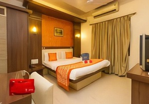 OYO 1161 Hotel Golden Residency