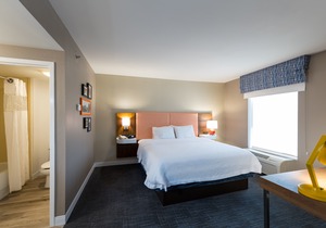 Hampton Inn and Suites Jamestown