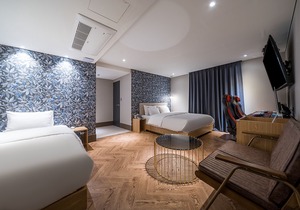 Brown Dot Wolgot Branch