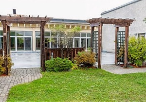 Ramada by Wyndham Thunder Bay Airlane Hotel