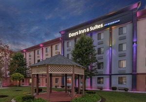 Days Inn and Suites by Wyndham Hammond, IN