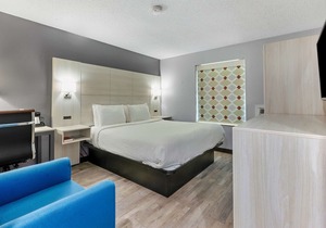 Days Inn by Wyndham Savannah Gateway I-95