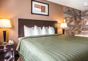 Quality Inn & Suites West Bend