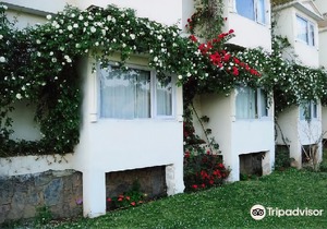 Royal Jardin Whistling Pines Resort