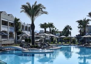 Pelagos Suites Hotel & Spa