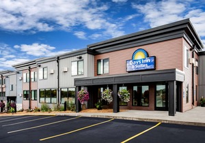 Days Inn & Suites by Wyndham Duluth by The Mall