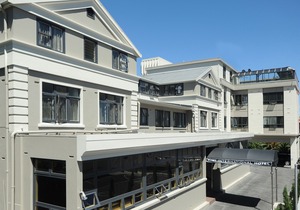 Kiwi International Hotel