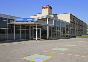 Travelodge by Wyndham Richmond Hill