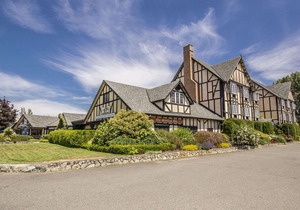 Quality Inn Waddling Dog